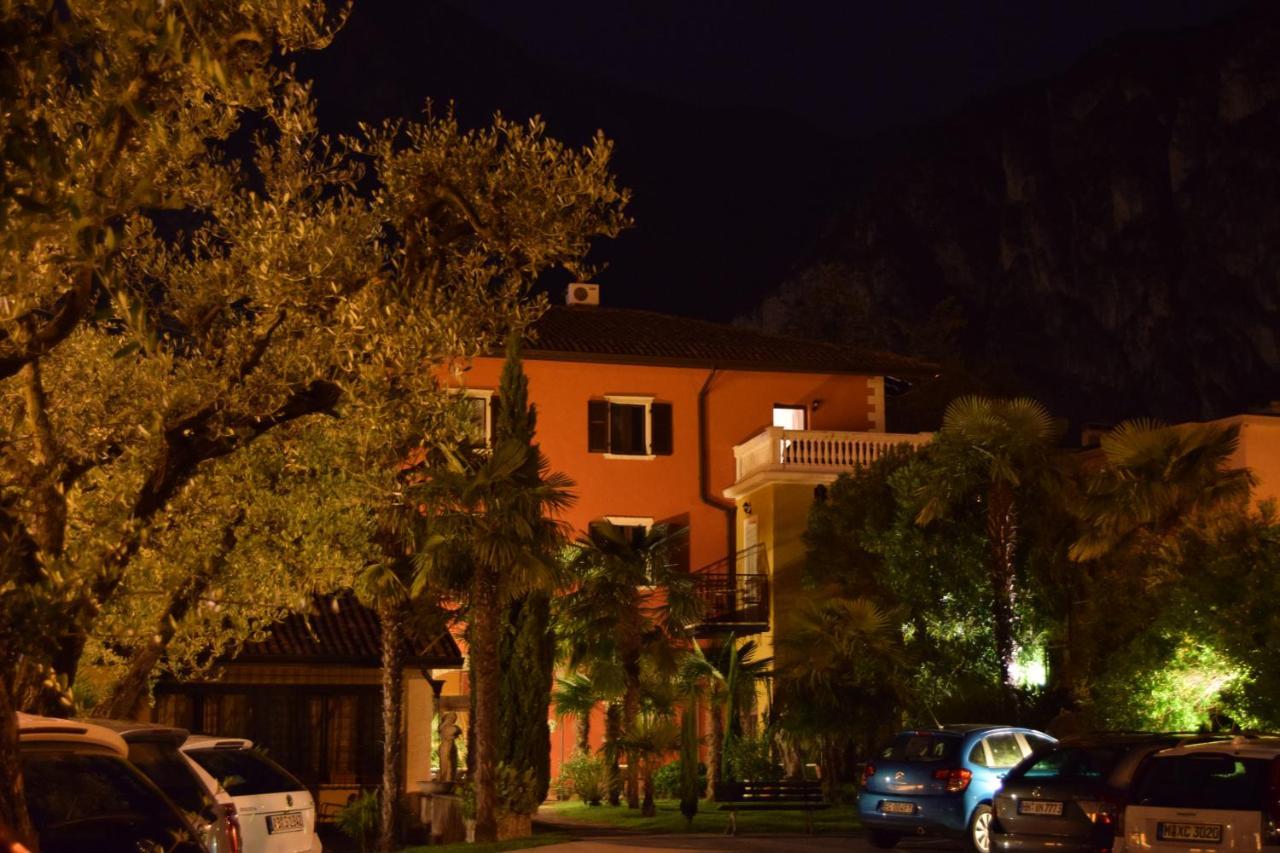 Residence Segattini Riva del Garda Buitenkant foto