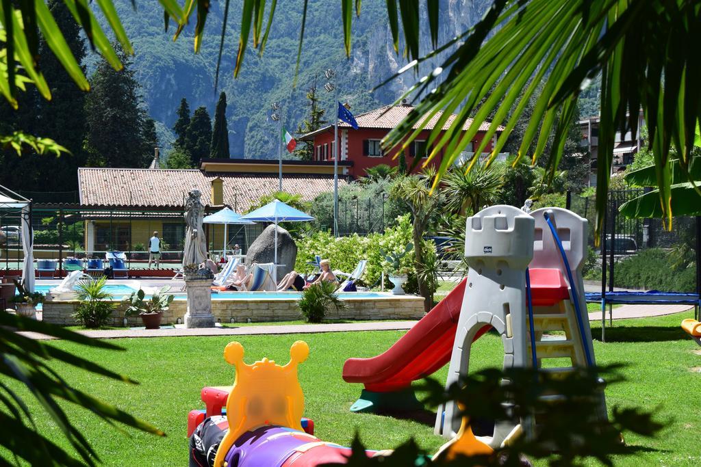 Residence Segattini Riva del Garda Buitenkant foto