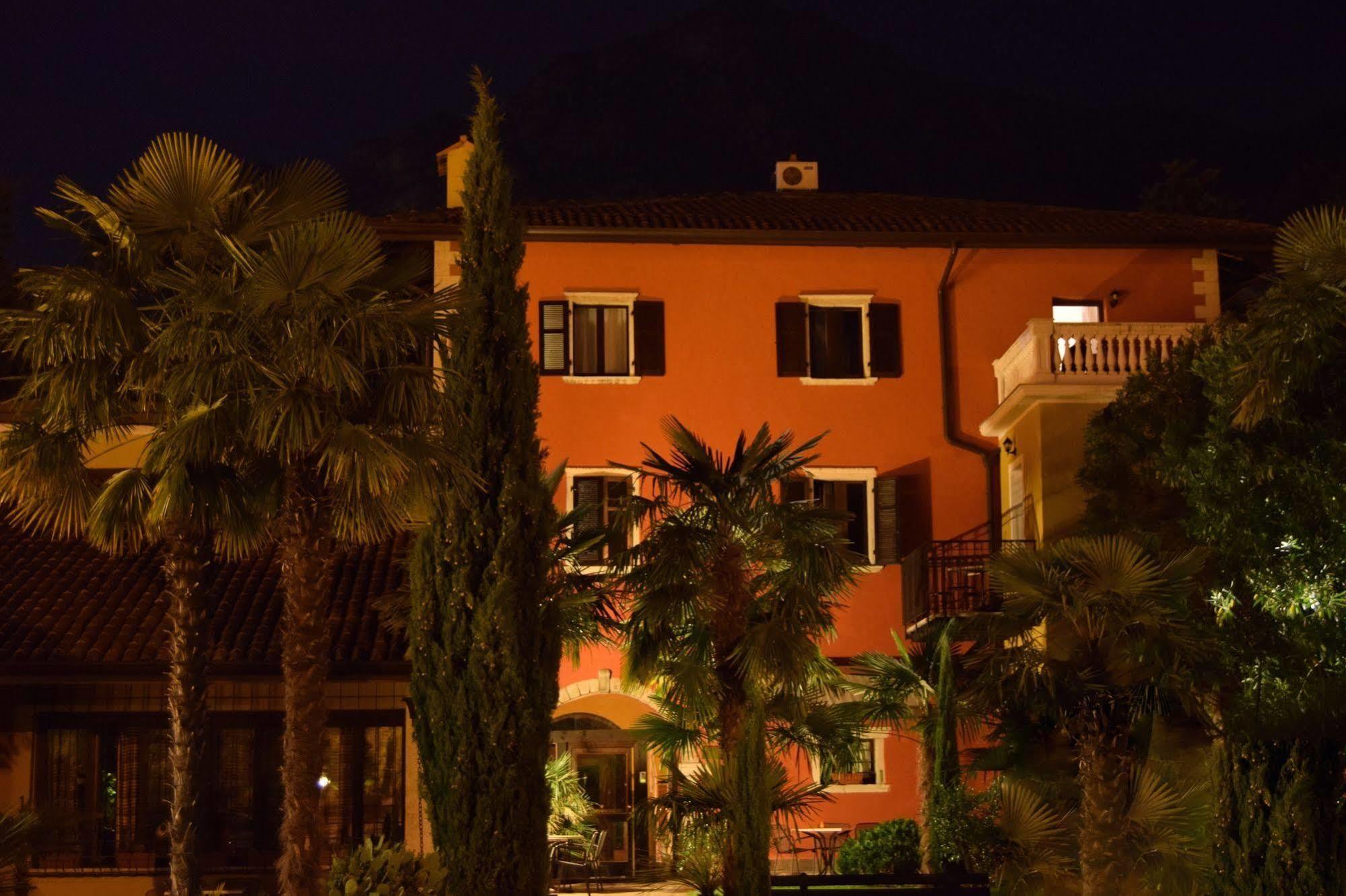 Residence Segattini Riva del Garda Buitenkant foto