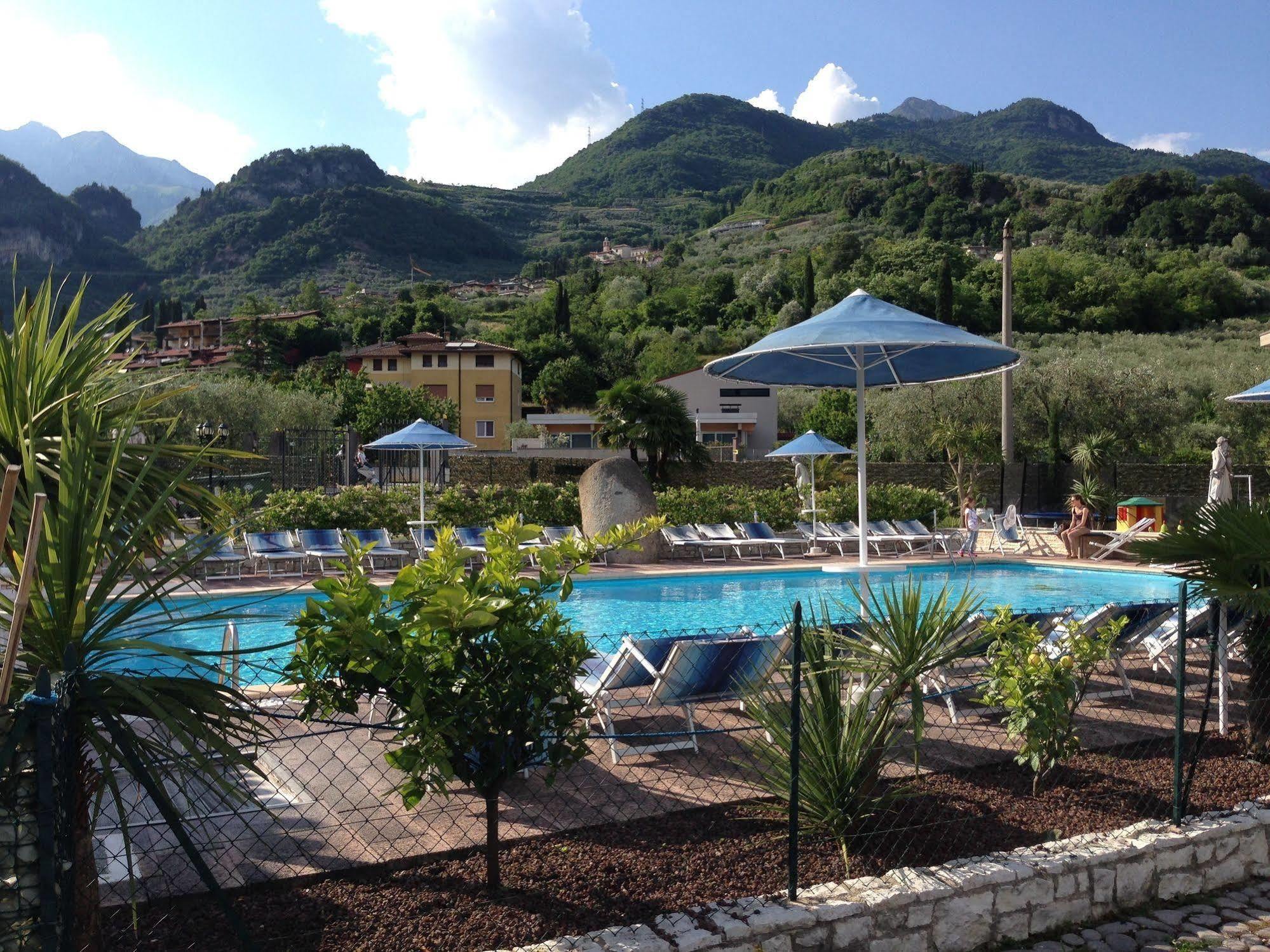 Residence Segattini Riva del Garda Buitenkant foto