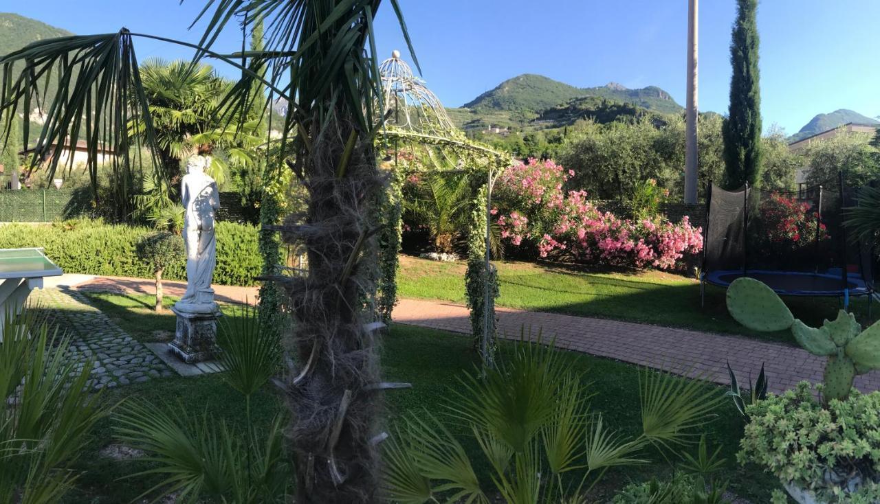 Residence Segattini Riva del Garda Buitenkant foto